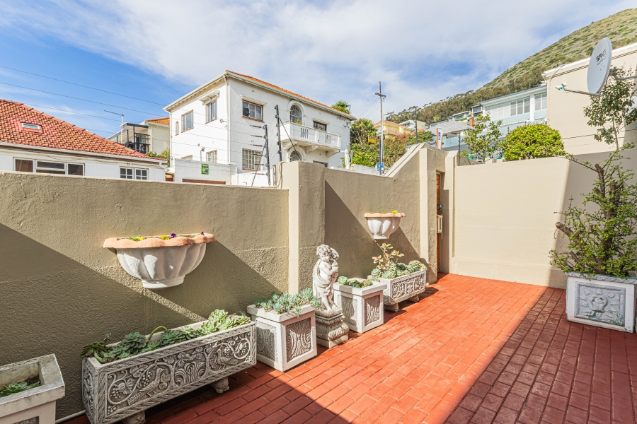 To Let 3 Bedroom Property for Rent in Green Point Western Cape